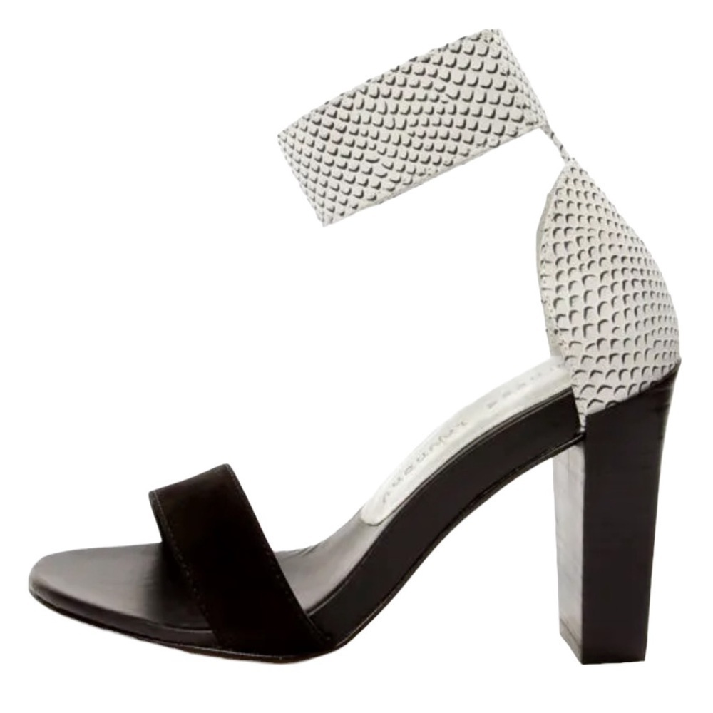 Chinese Laundry Balance Black and White Single Strap Sandals